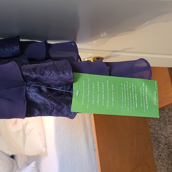 Womens 12 P dressy mini dress with chiffon sleeve jacket. Side zip Never worn - Picture 4 of 4